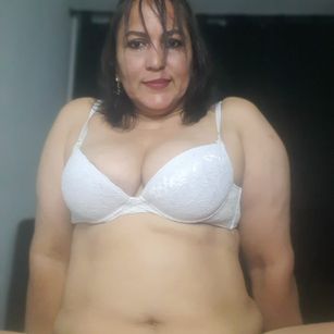 Model - sara love blowjob