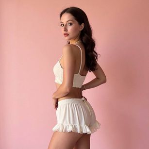 Model - LissaMonteo NaturalBeauty