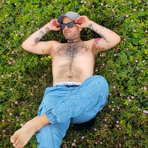 Model - Gregor Linus FEET