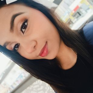 Model - MiaHarrys 18