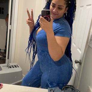 Model - Reina Queen ass