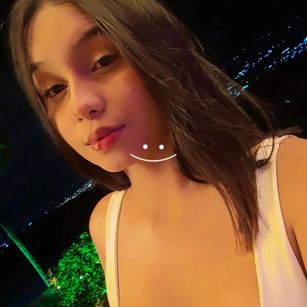 Model - MiaHarrys joi