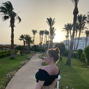 Model - VikiGlem blowjob