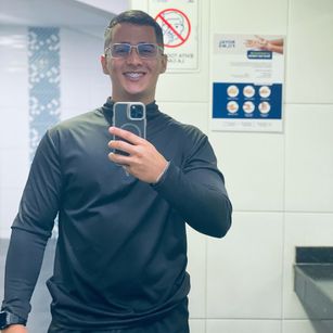 Model - MarcusandTatti shaved