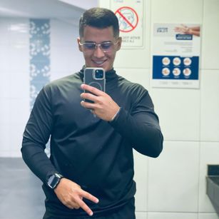 Model - MarcusandTatti shaved