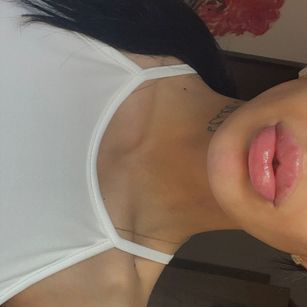 Model - Sophie pornstar