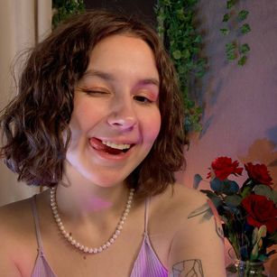 Model - Frances blowjob