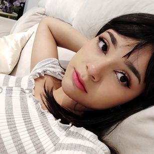 Model - Bella Sky Squirt