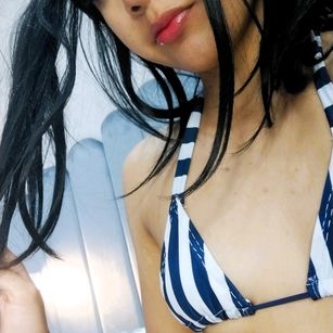 Model - Bella Sky Squirt