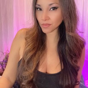 Model - Divine Lynn femodom