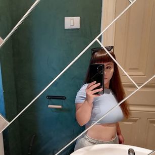 Model - PinkyyDreamm BIGASS