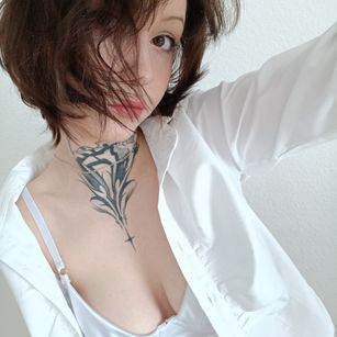 Model - Alex bigboobs