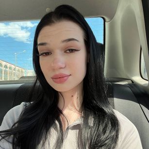 Model - Amy and Mira bigass