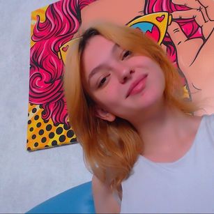 Model - LucyGoldi boobs