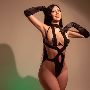 Model - Lina Coopers BDSM