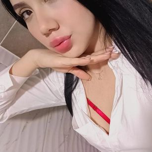 Model - Lina Coopers JOI