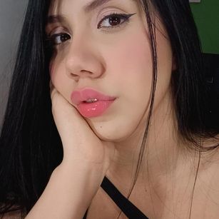 Model - Lina Coopers Submissive