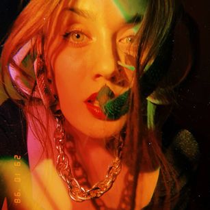 Model - Dalia_peach lingerie