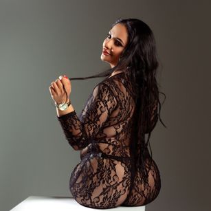 Model - ScarletBarnes milf