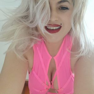 Model - ElizabethRaegan Blonde