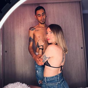 Model - The Obsidian Pair latin