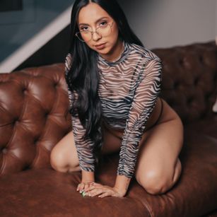 Model - KeylaJones feet