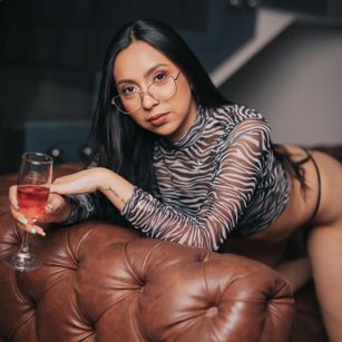 Model - KeylaJones squirt