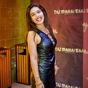 Model - LunaMagicGlance style