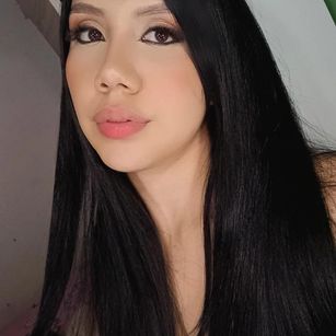 Model - Lina Coopers CEI