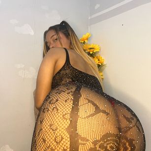 Model - Aldri lucia Squirt