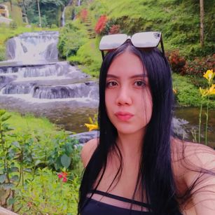 Model - Lina Coopers Blackmail