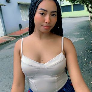 Model - Dayana Lozano ebano