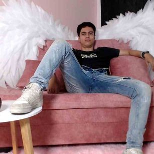 Model - Jossie Steban Pizo gay