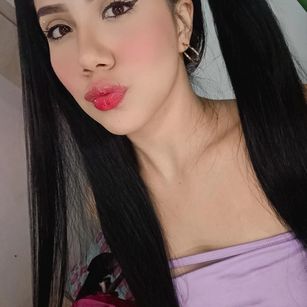 Model - Lina Coopers CEI