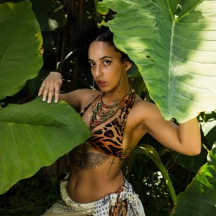 Model - Elizabeth corazon de leon femdom