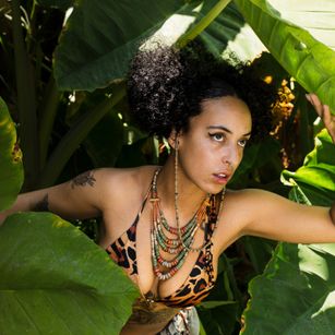 Model - Elizabeth corazon de leon latina