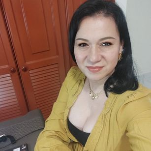 Model - NoaBelle FRIENDLY