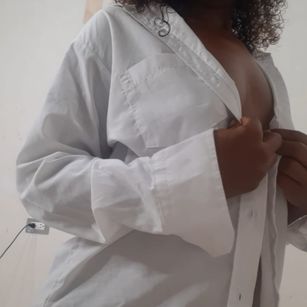 Model - pieldorada belleza