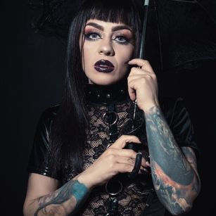 Model - LilithMauren dominatrix