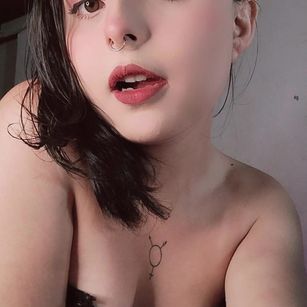 Model - Elizabeth Taylor bigass