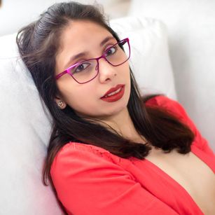 Model - Stephanie_Sun oil