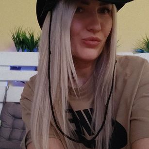 Model - Eva_Blondy_ shy