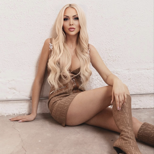 Model - Angela Rossa naturaltits