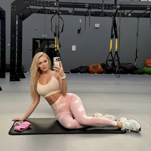 Model - Angela Rossa milf