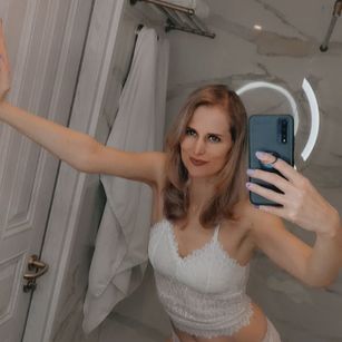 Model - TashaNiksy milf