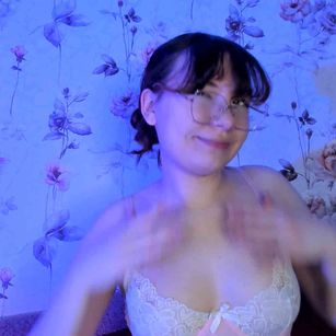 Model - Rin striptease