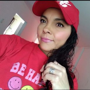 Model - Mariiana777 dildo