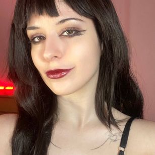 Model - Molly Posh cei