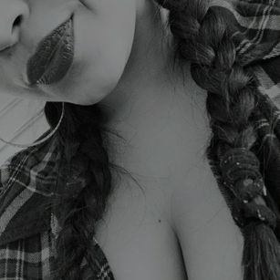 Model - Emma Johnson dominante