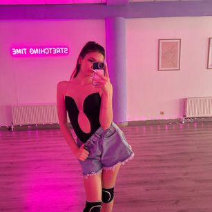 Model - lllexxxyy play